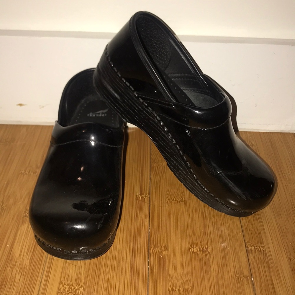 Fandom Clogs
